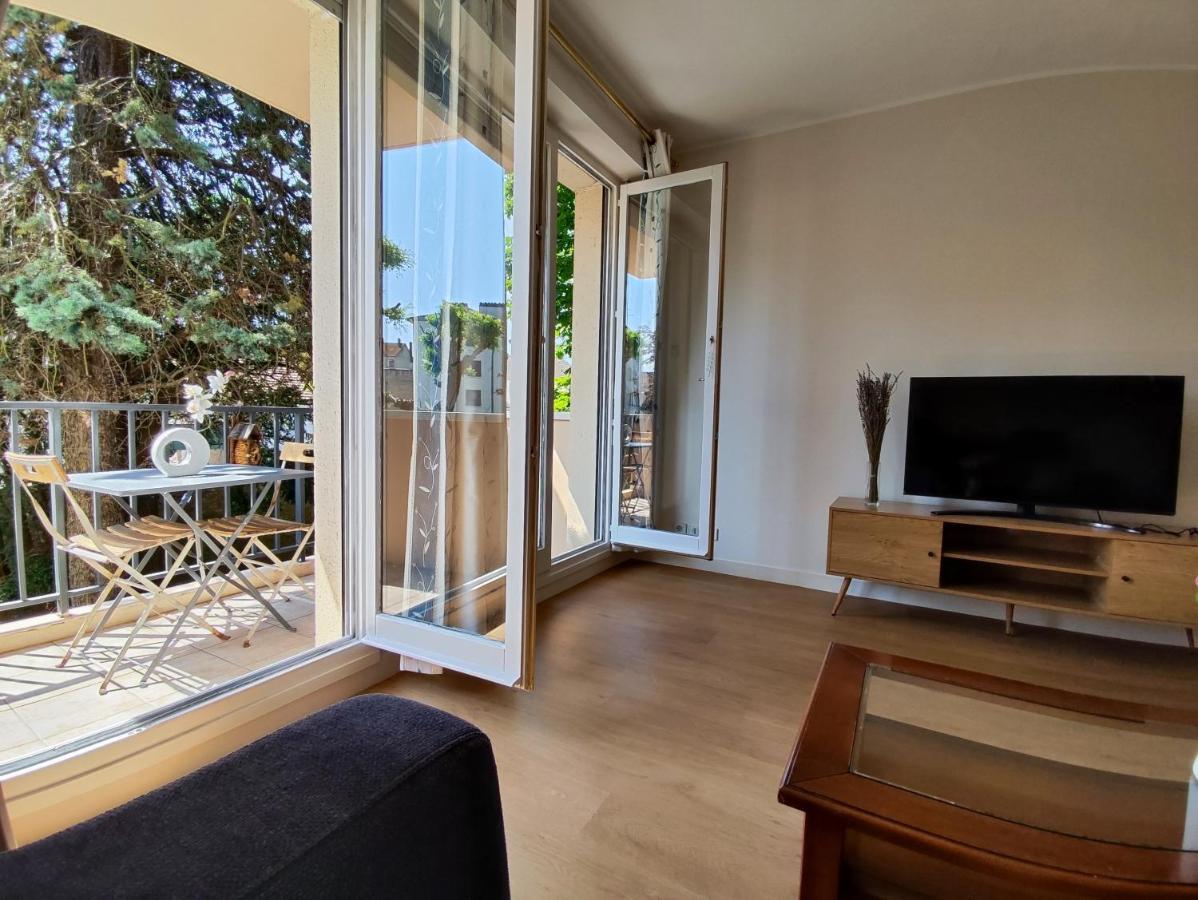 Tres Belle Appartement Lumineuse Spacieux Chantilly Exterior photo